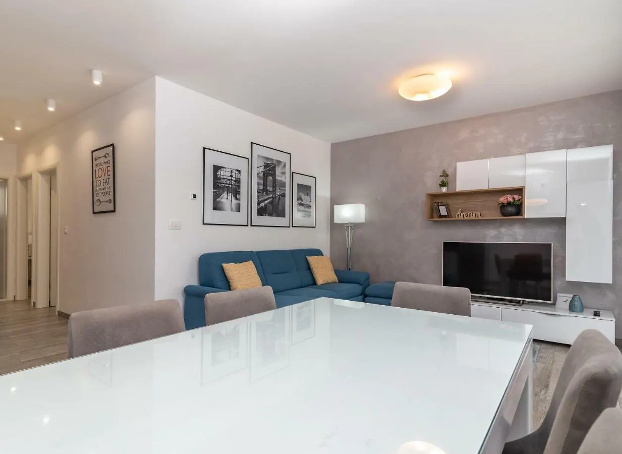 Apartment Ferias Trogir